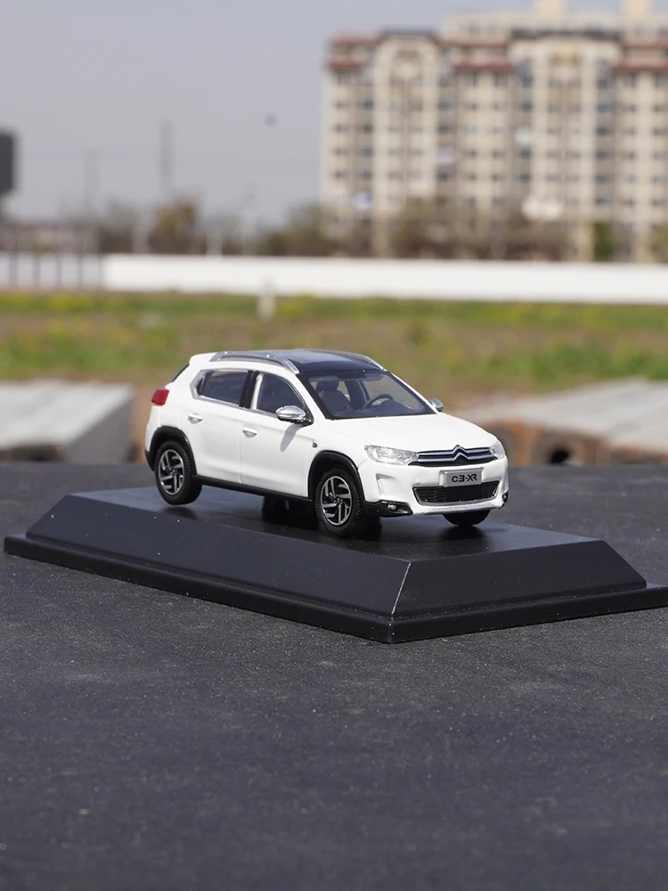 Citroen C3 XR 1:43 Diecast Model Car</br> 2 Citroen C3 XR 1:43 Diecast Model Car</br> - Image 2