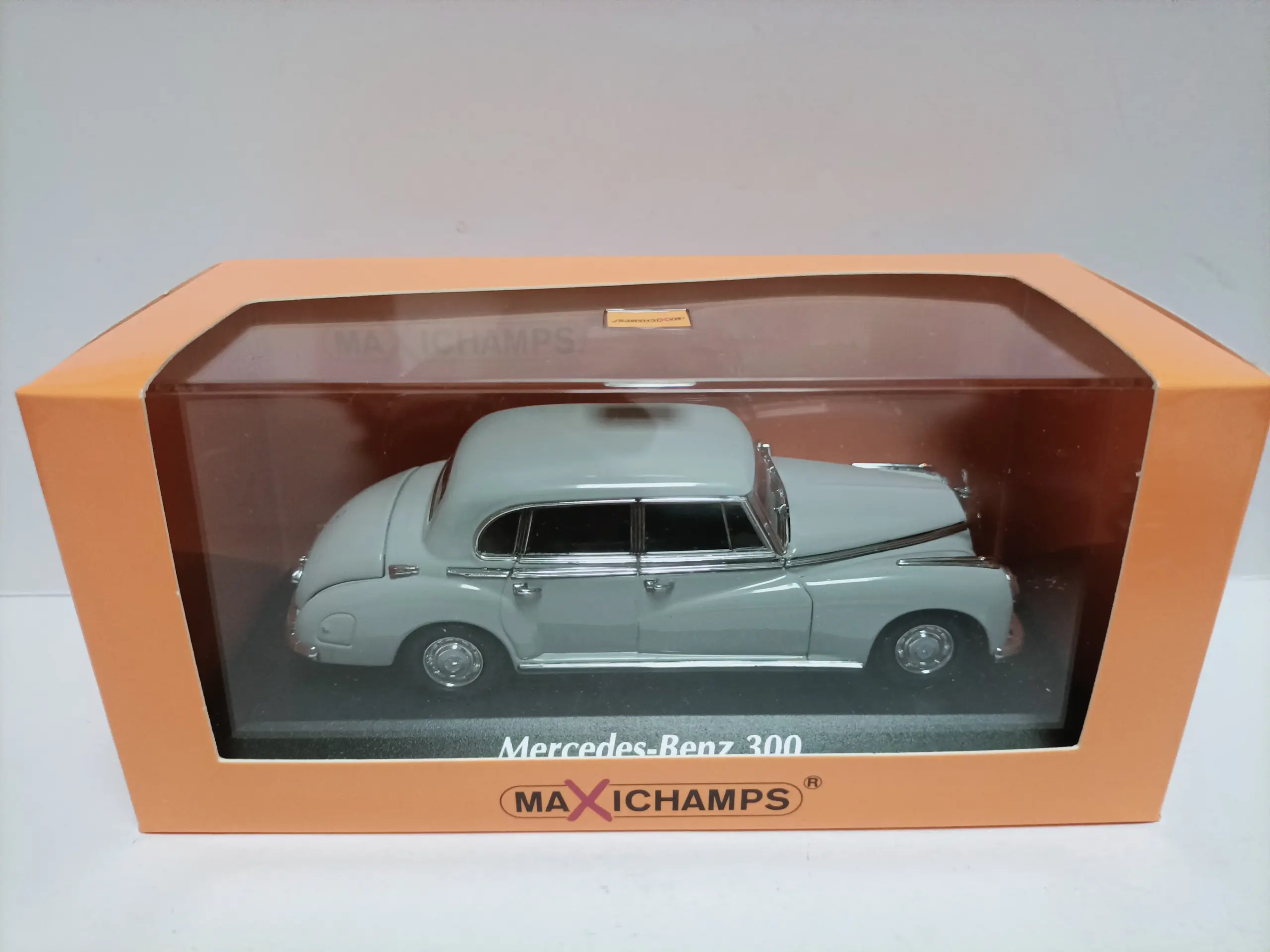 1951 Mercedes Benz 300 Diecast Model 1:43 Scale 5 1951 Mercedes Benz 300 Diecast Model 1:43 Scale - Image 5