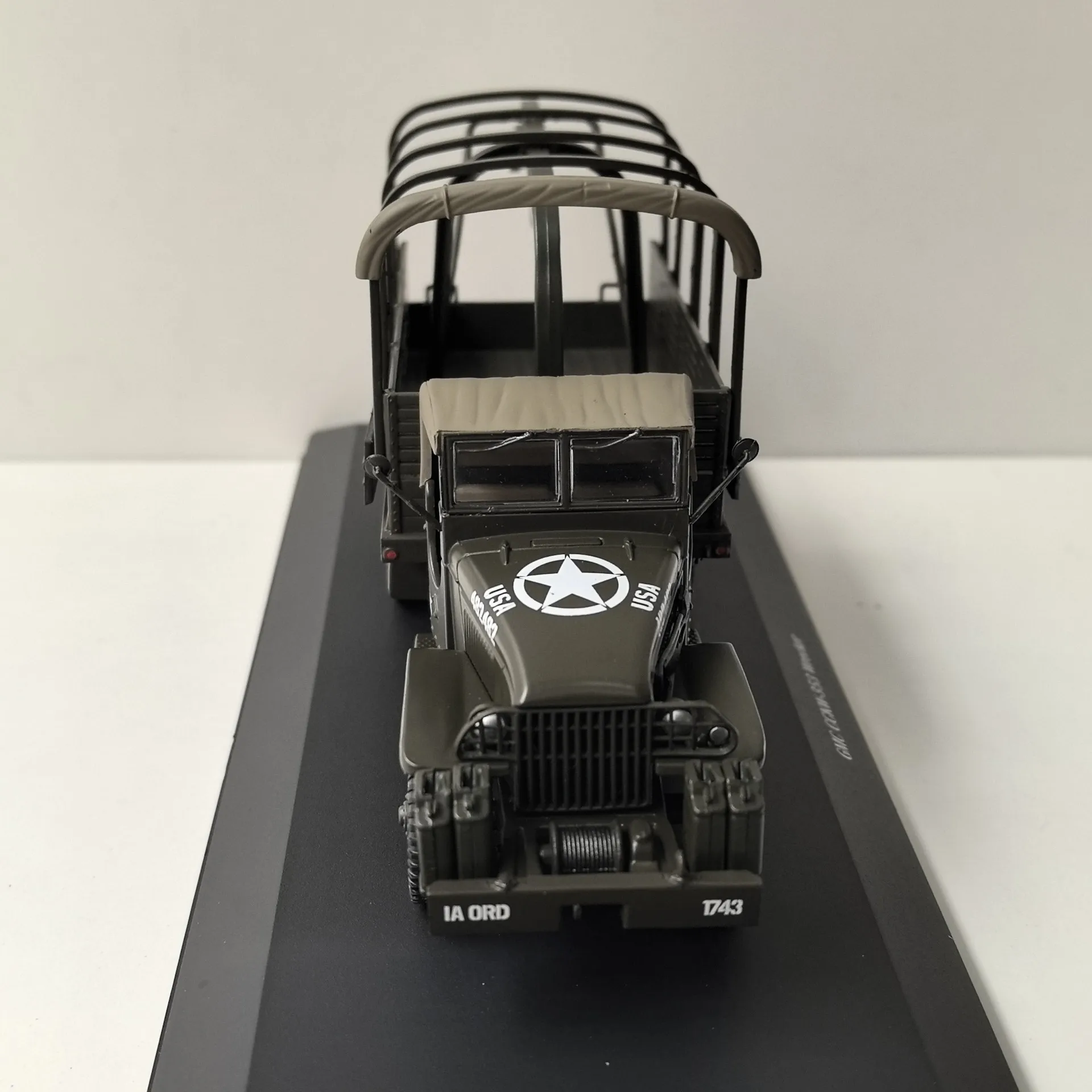 Vintage Military GMC CCKW 353 Wrecker Model 4 Vintage Military GMC CCKW 353 Wrecker Model - Image 4