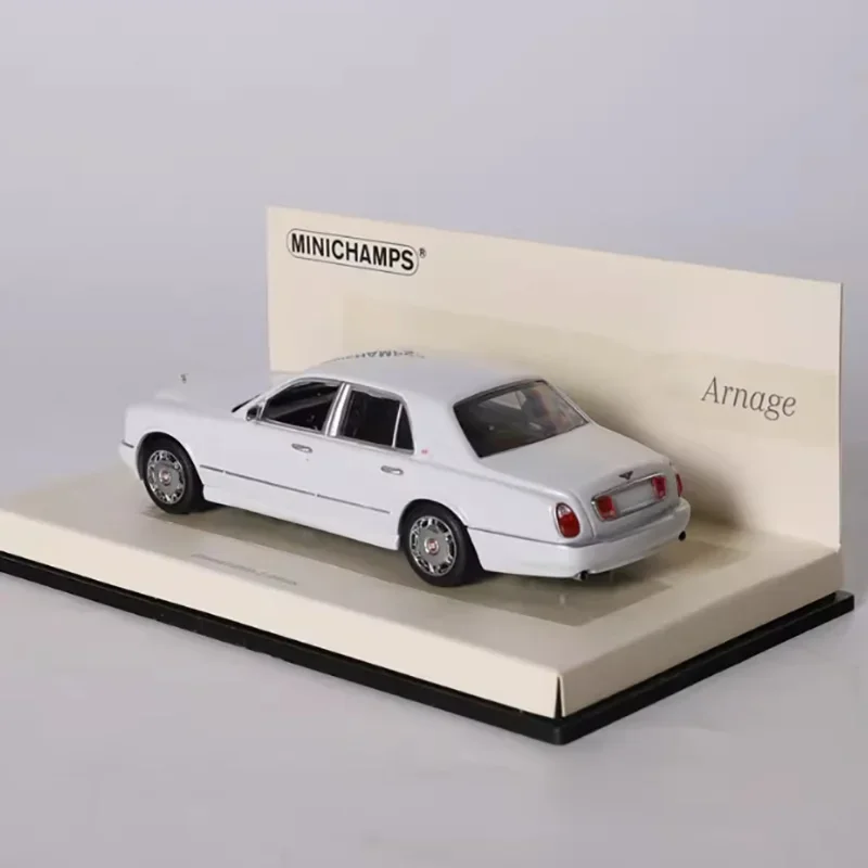 1:43 Scale 2005 Arnage Diecast Model 3 1:43 Scale 2005 Arnage Diecast Model - Image 3