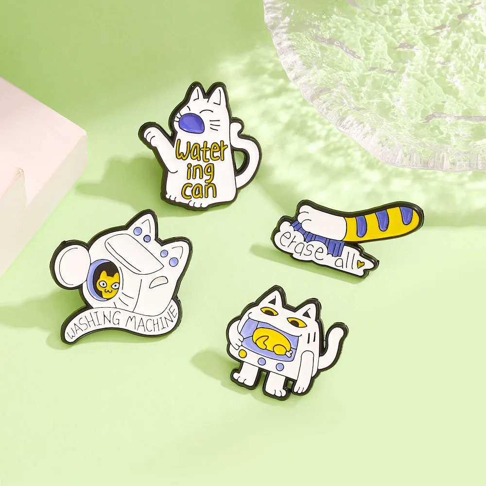 Creative Heart-Shaped Cat Brooch 4 Creative Heart-Shaped Cat Brooch - Image 4