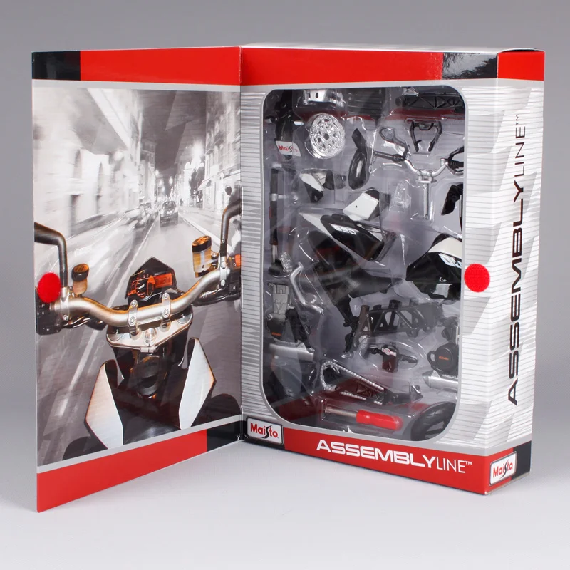 KTM 690 Duke 1:12 Scale Model Replica 4 KTM 690 Duke 1:12 Scale Model Replica - Image 4