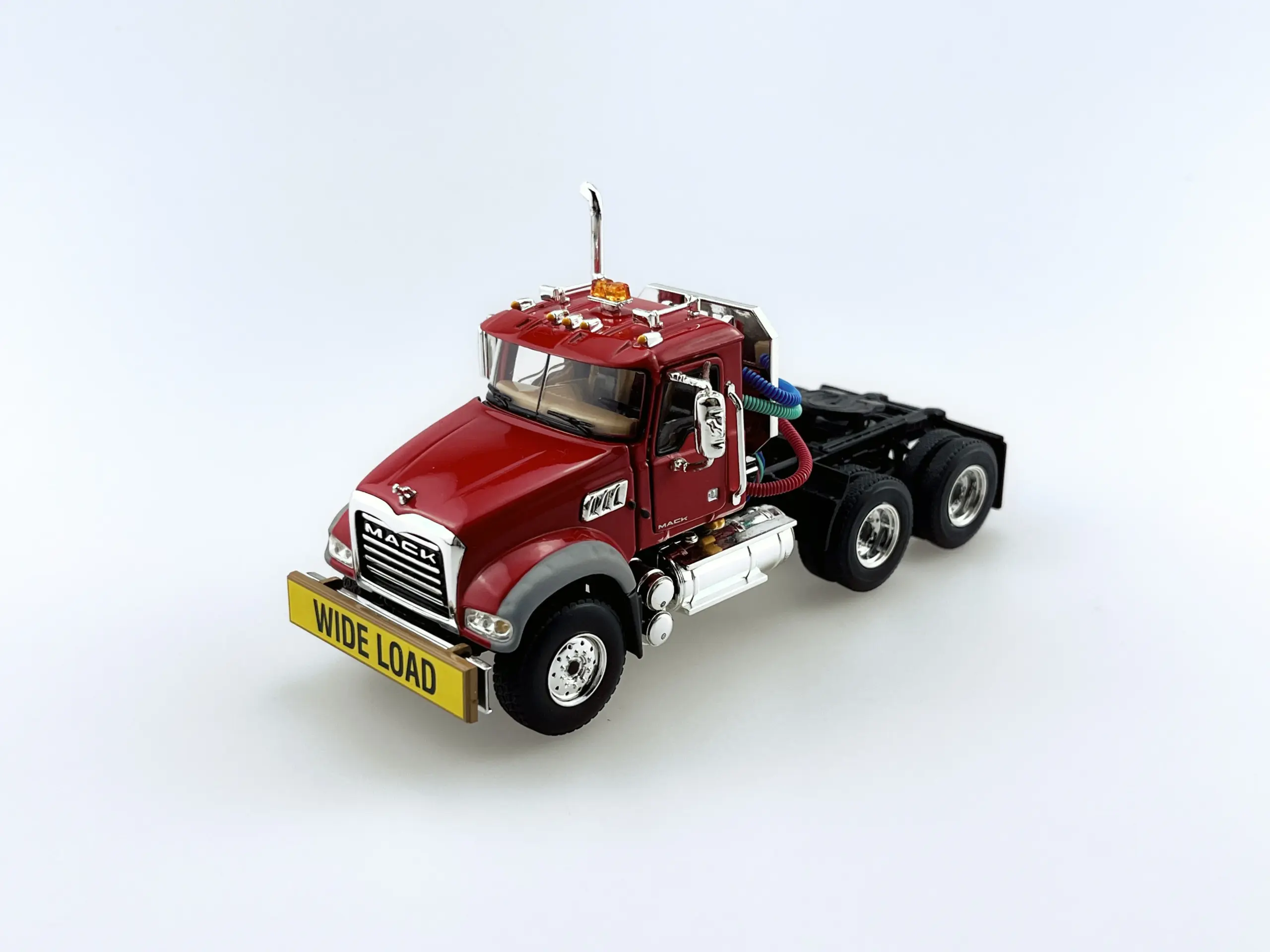 Diecast Mack Granite Model in 1:50 Scale 5 Diecast Mack Granite Model in 1:50 Scale - Image 5