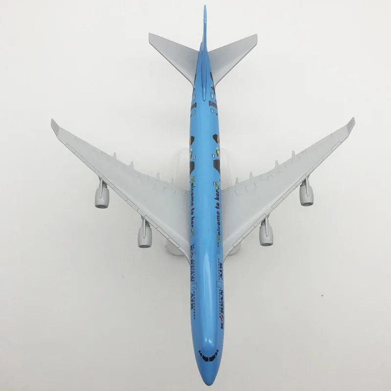 Korean Air B747 1:400 Scale Collectible Model 6 Korean Air B747 1:400 Scale Collectible Model - Image 6