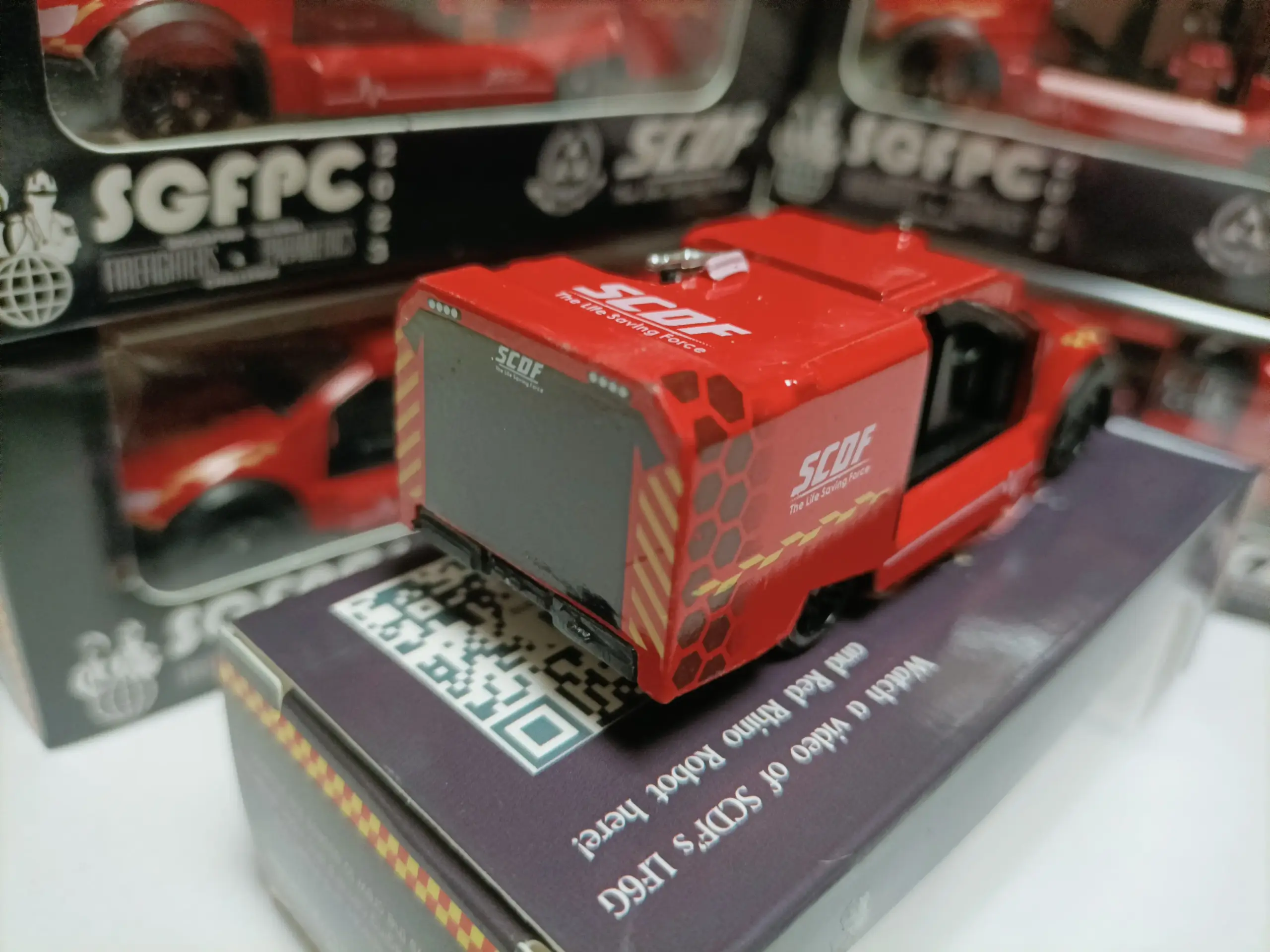 Maisto Singapore Ford Ranger Firefighting Model 3 Maisto Singapore Ford Ranger Firefighting Model - Image 3