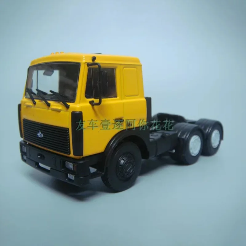1:43 Scale Truck Transporter Model 4 1:43 Scale Truck Transporter Model - Image 4