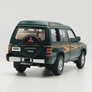 1:18 Mitsubishi Pajero V31 Diecast Model for Collectors 11 S9518454cbb6f43399d2876980c1b8e59L
