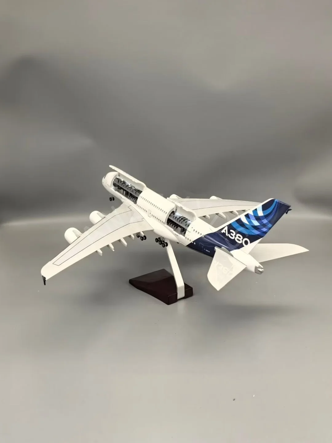 White Airbus A380 Model 1:160 Scale for Collectors 2 White Airbus A380 Model 1:160 Scale for Collectors - Image 2