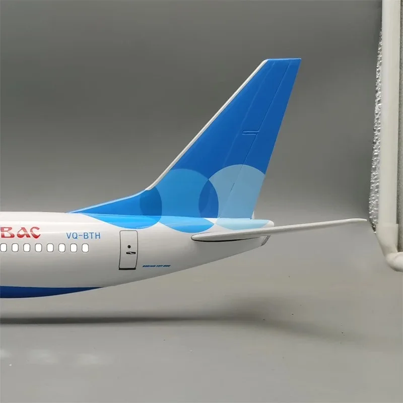 47cm Boeing 737 Model by Victory Airlines 4 47cm Boeing 737 Model by Victory Airlines - Image 4