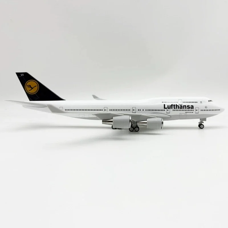 Lufthansa Boeing 747 Scale Model 30cm Collectible 4 Lufthansa Boeing 747 Scale Model 30cm Collectible - Image 4
