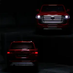 White Diecast Toyota Land Cruiser LC300 Model 1:32 12 S97c068c197504e3aadd1df36c1fb4733l