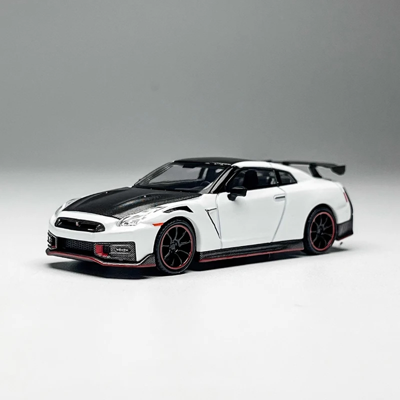 GTR R35 Nismo Diecast Model 1/64 Scale 3 GTR R35 Nismo Diecast Model 1/64 Scale - Image 3