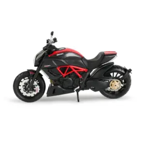 Ducati Diavel Carbon 1:12 Scale Model 10 S998ddc3b0c5545aa8c2fddd40a92522dZ