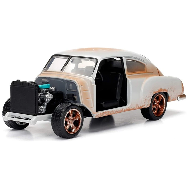 Vintage 1949 Fleetline 1/24 Diecast Model 3 Vintage 1949 Fleetline 1/24 Diecast Model - Image 3