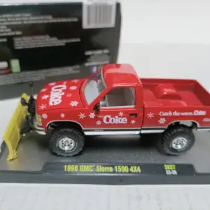 1998 GMC Sierra 1500 4x4 Diecast Model 4 S9a7064ae2d8b4f0198407e572d3594e1g