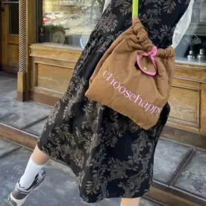 Brown Quilted Tote Bag with Pink Details 16 S9b12eda483ef430da3acc78213d9158bU