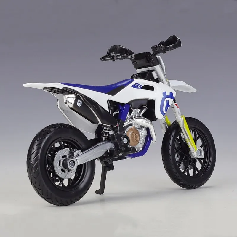 Husqvarna FS450 Supermoto 1:18 Scale Model 4 Husqvarna FS450 Supermoto 1:18 Scale Model - Image 4