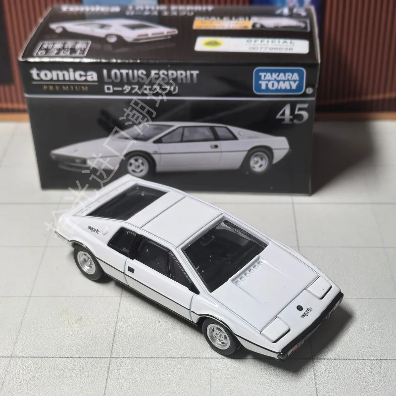 Takara Tomy 1:64 Lotus Esprit Diecast Model 3 Takara Tomy 1:64 Lotus Esprit Diecast Model - Image 3