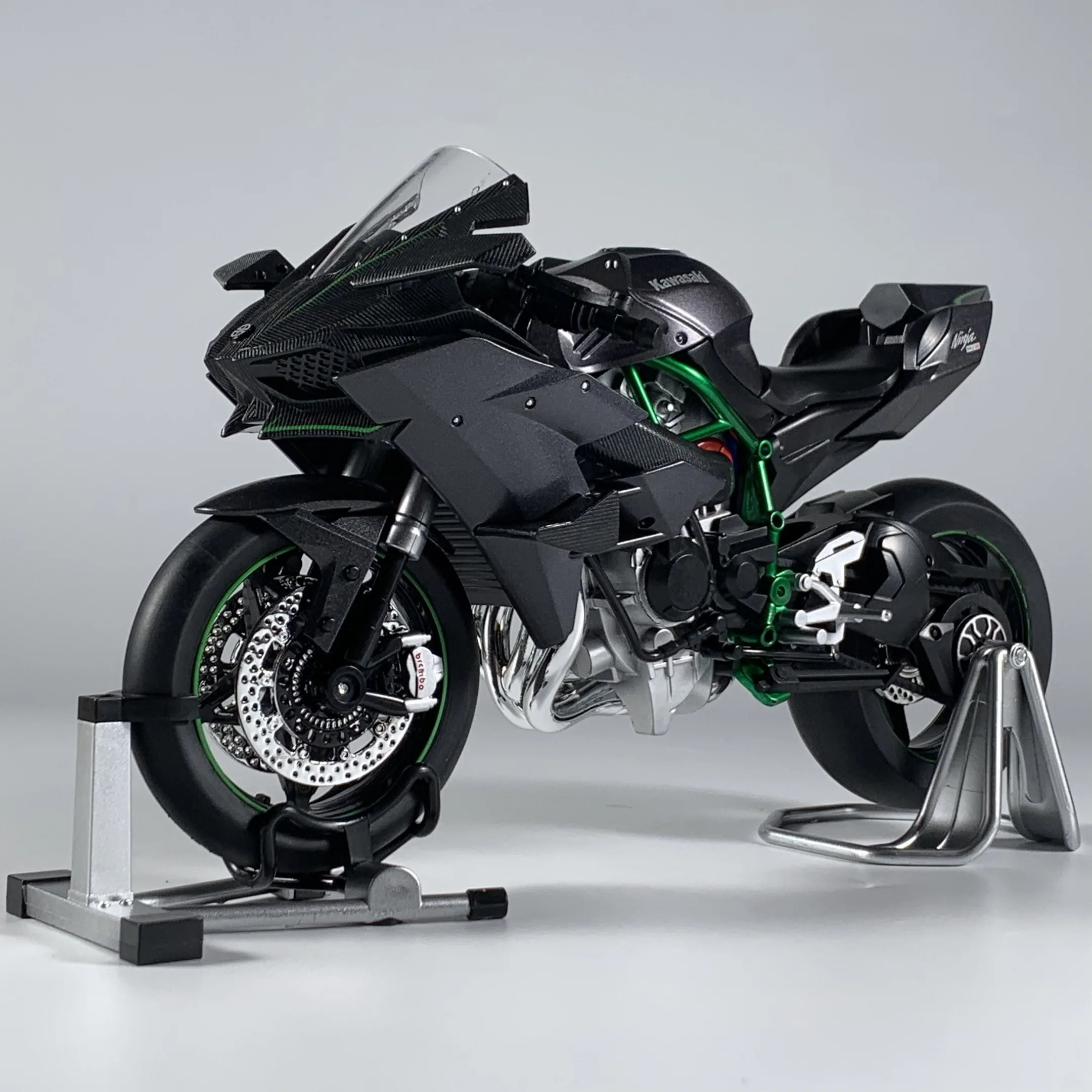 Kawasaki H2R 1:9 Diecast Motorcycle Model 3 Kawasaki H2R 1:9 Diecast Motorcycle Model - Image 3