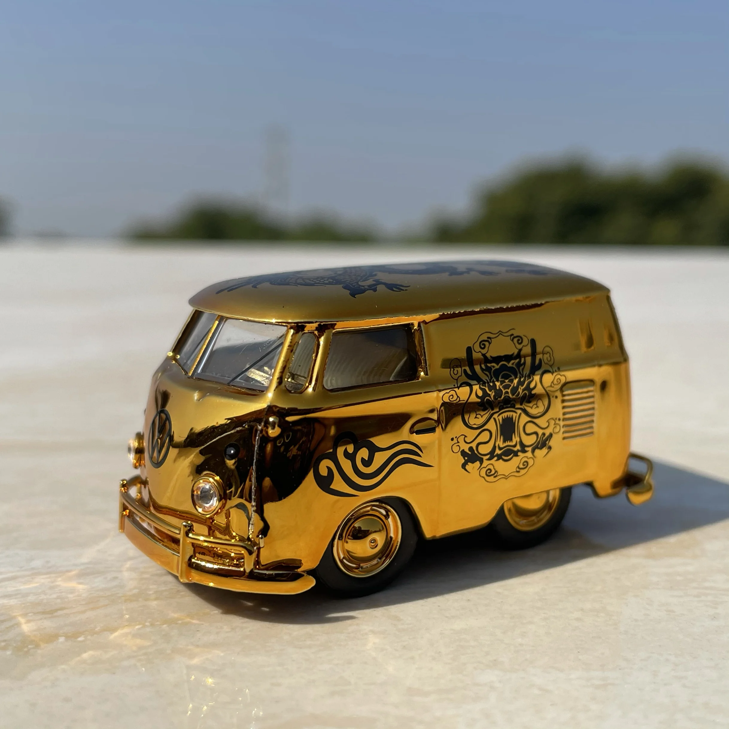 Gold Volkswagen T1 Van Model 1:64 Scale Collection 6 Gold Volkswagen T1 Van Model 1:64 Scale Collection - Image 6