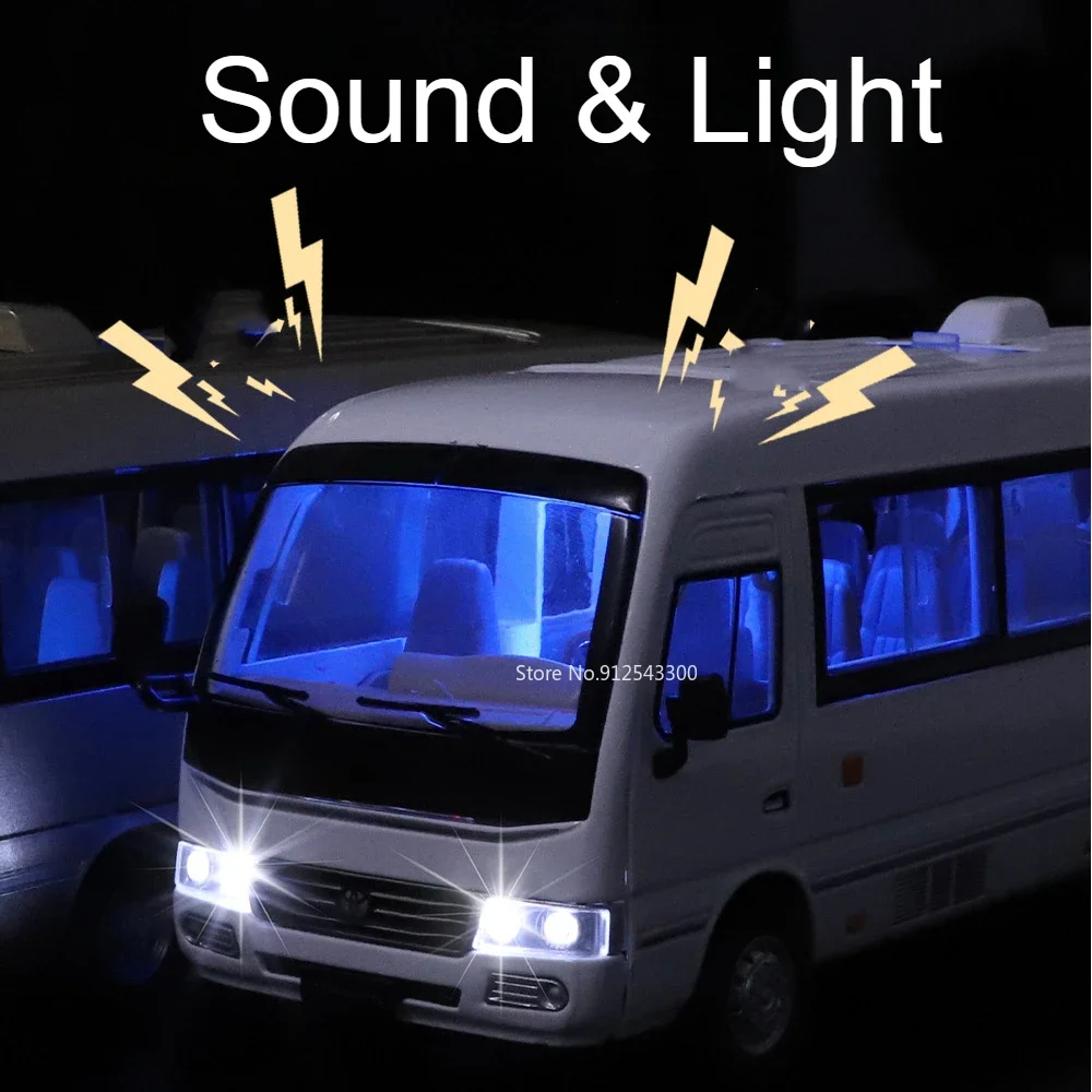 1:24 Scale Miniature Bus Model for Collectors 4 1:24 Scale Miniature Bus Model for Collectors - Image 4