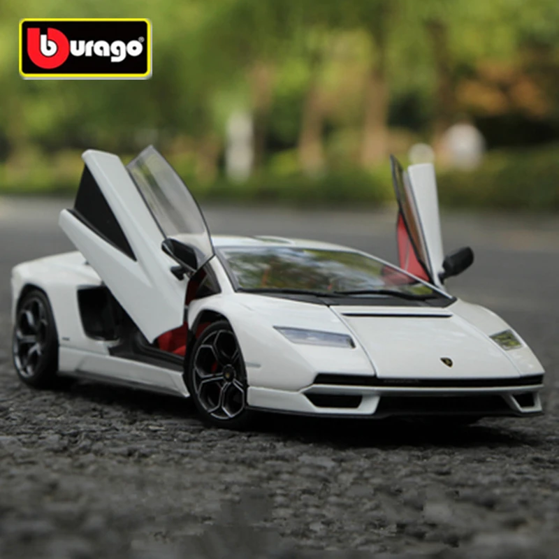 White Lamborghini Countach LPI800-4 Diecast Model 2 White Lamborghini Countach LPI800-4 Diecast Model - Image 2