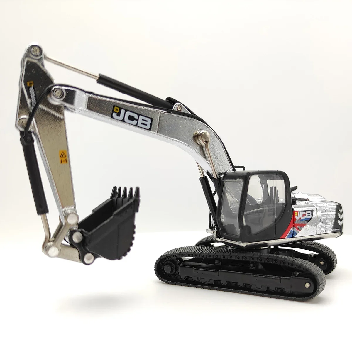 JCB JS220 Excavator Scale Model 1:76 5 JCB JS220 Excavator Scale Model 1:76 - Image 5
