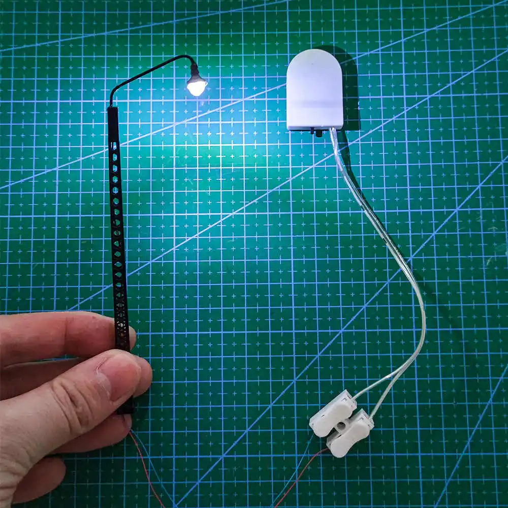 HO/N Scale LED Model Railway Street Lamp 5 HO/N Scale LED Model Railway Street Lamp - Image 5