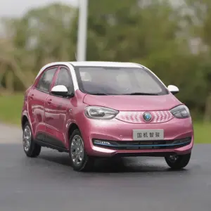 Vibrant Pink 1:18 Diecast Model Car 10 Sa21c74bdc80348f799697c5e594b7a1eO