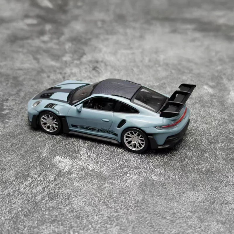 Porsche 911 992 GT3 RS 1:43 Diecast Model 4 Porsche 911 992 GT3 RS 1:43 Diecast Model - Image 4