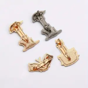 Vintage Alloy Brooch with Symbolic Designs 15 Sa2d28ad77bc74510ad5ff7555820819fV