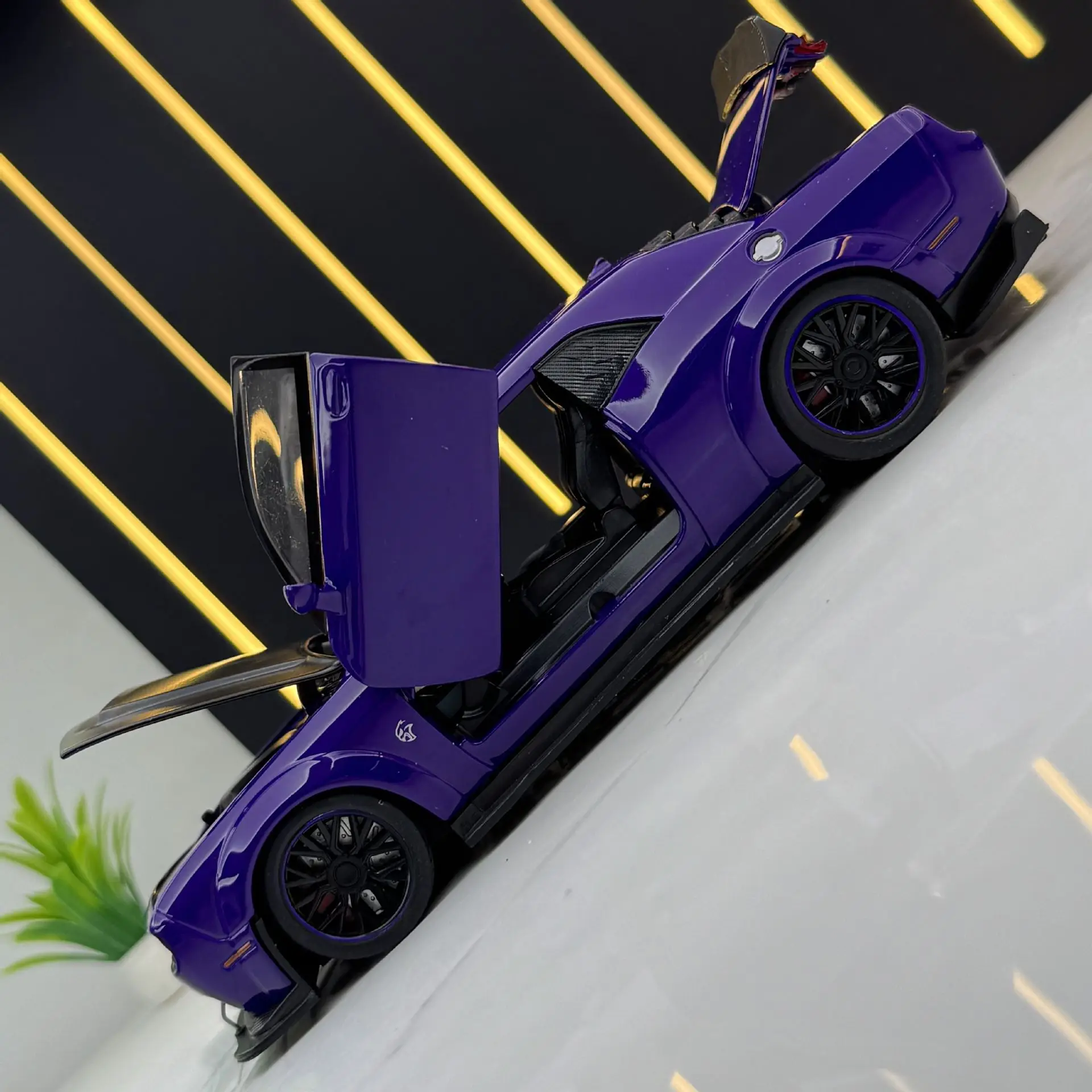 1:32 Scale Dodge Charger SRT Diecast Model 5 1:32 Scale Dodge Charger SRT Diecast Model - Image 5