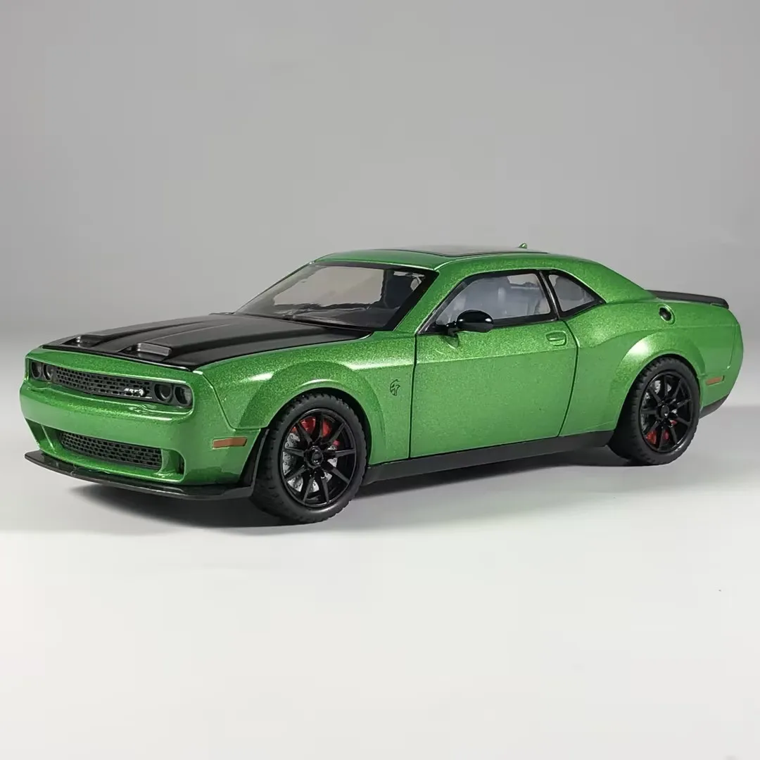 Green Dodge Challenger Hellcat Diecast Model 1:24 Scale 8 Green Dodge Challenger Hellcat Diecast Model 1:24 Scale - Image 8