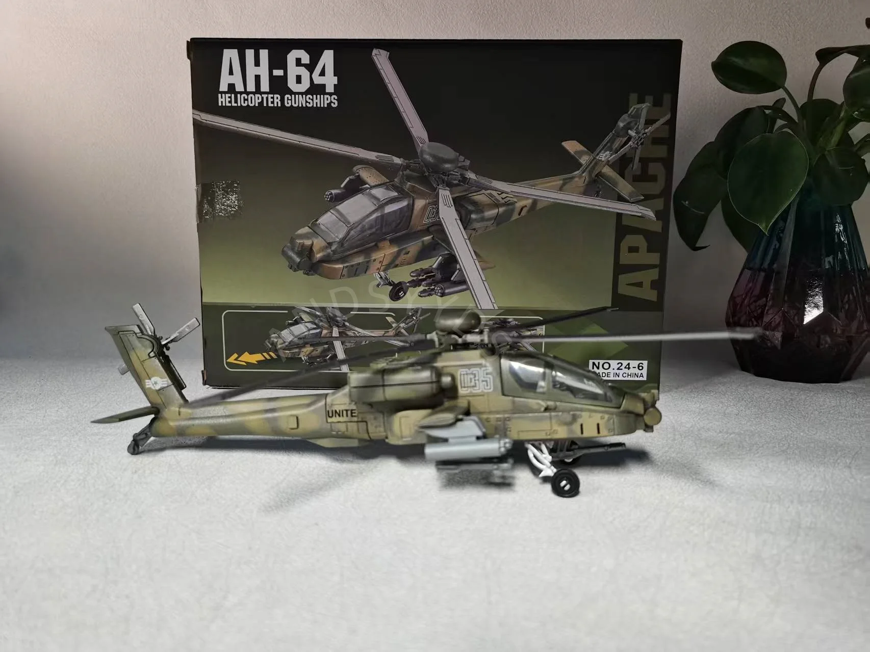 AH-64 Helicopter Model Kit in 1:72 Scale 6 AH-64 Helicopter Model Kit in 1:72 Scale - Image 6
