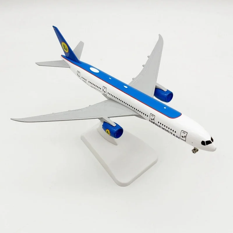 Metal Boeing 787 Aircraft Model for Collectors 2 Metal Boeing 787 Aircraft Model for Collectors - Image 2