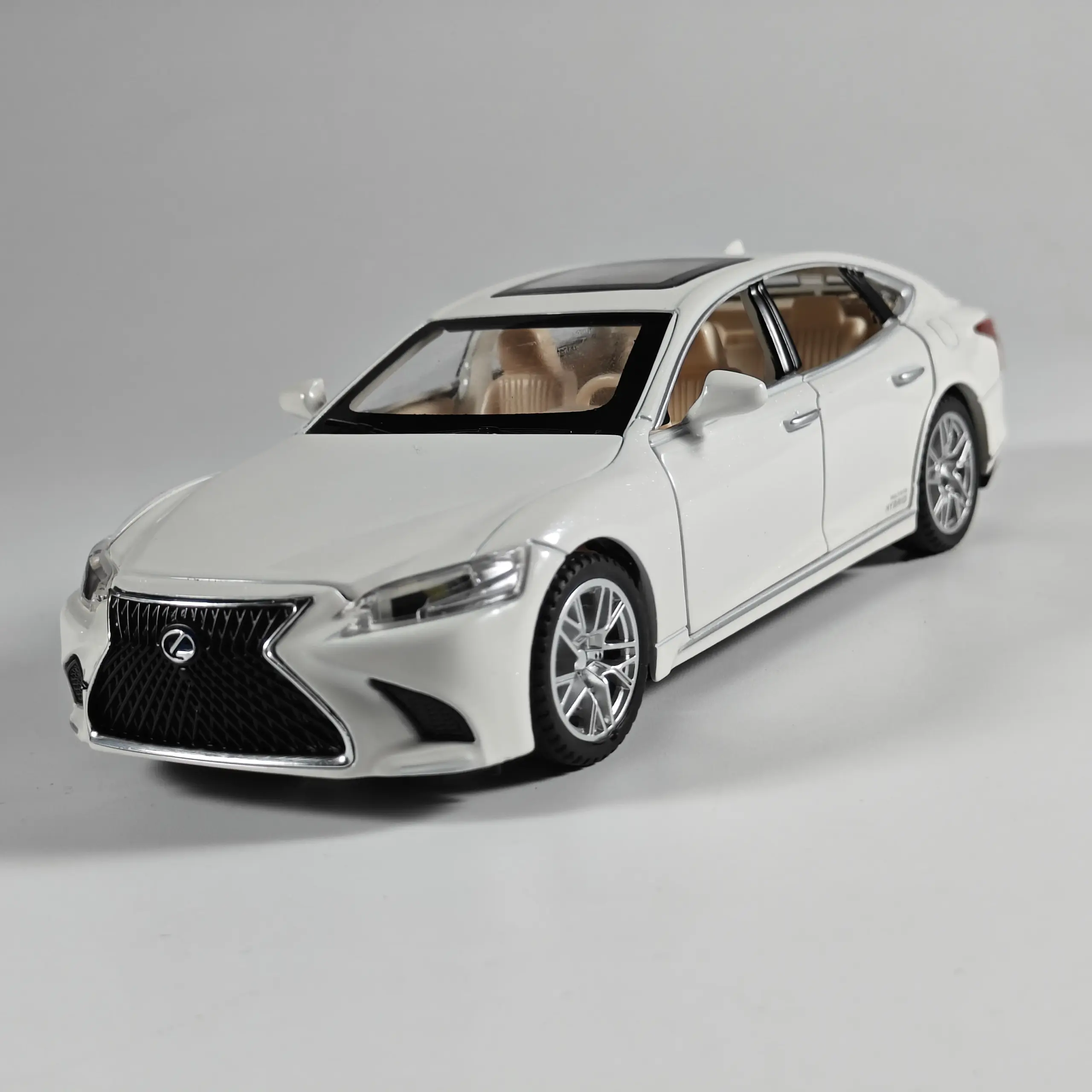 1/32 Lexus LS500H Diecast Model Collection 6 1/32 Lexus LS500H Diecast Model Collection - Image 6