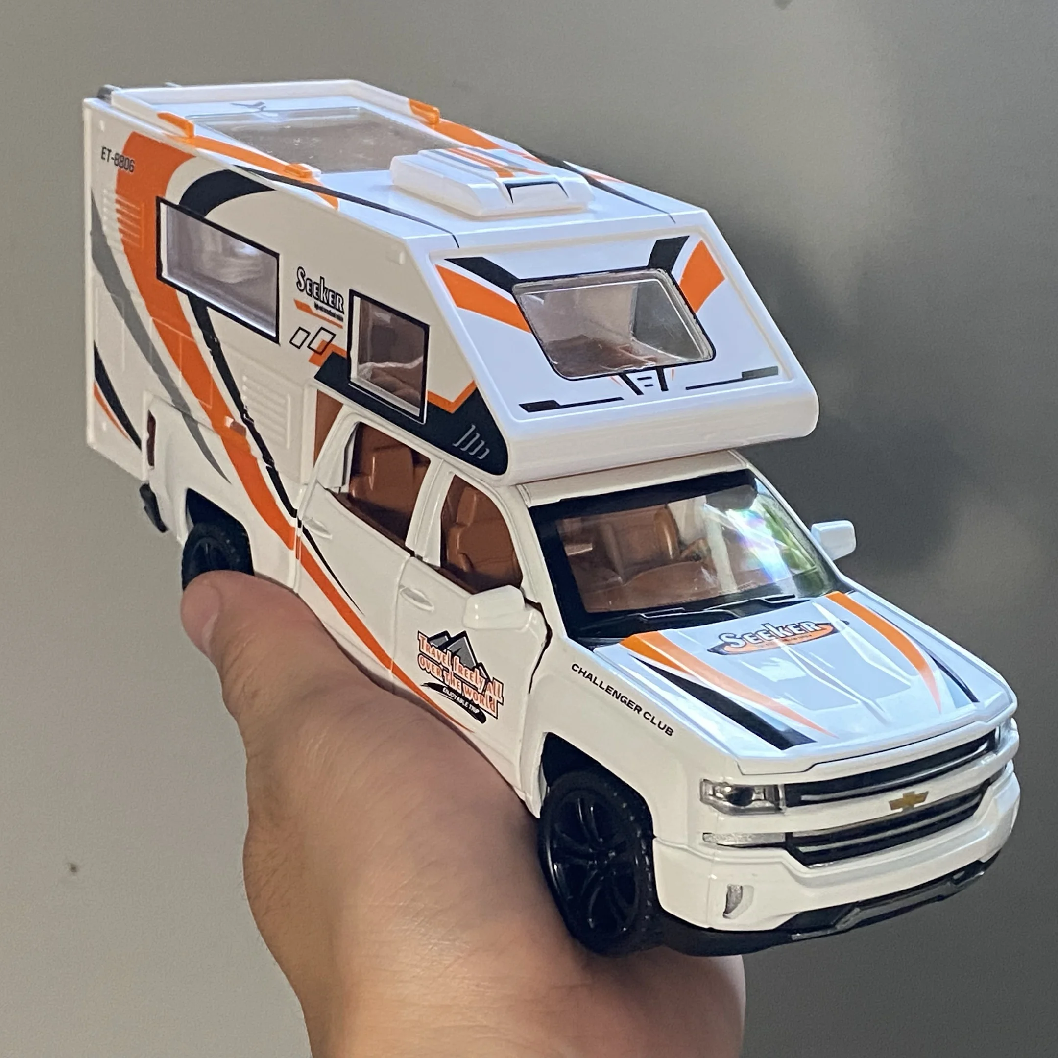 1/32 Chevrolet Blazer Chalet RV Diecast Model 3 1/32 Chevrolet Blazer Chalet RV Diecast Model - Image 3