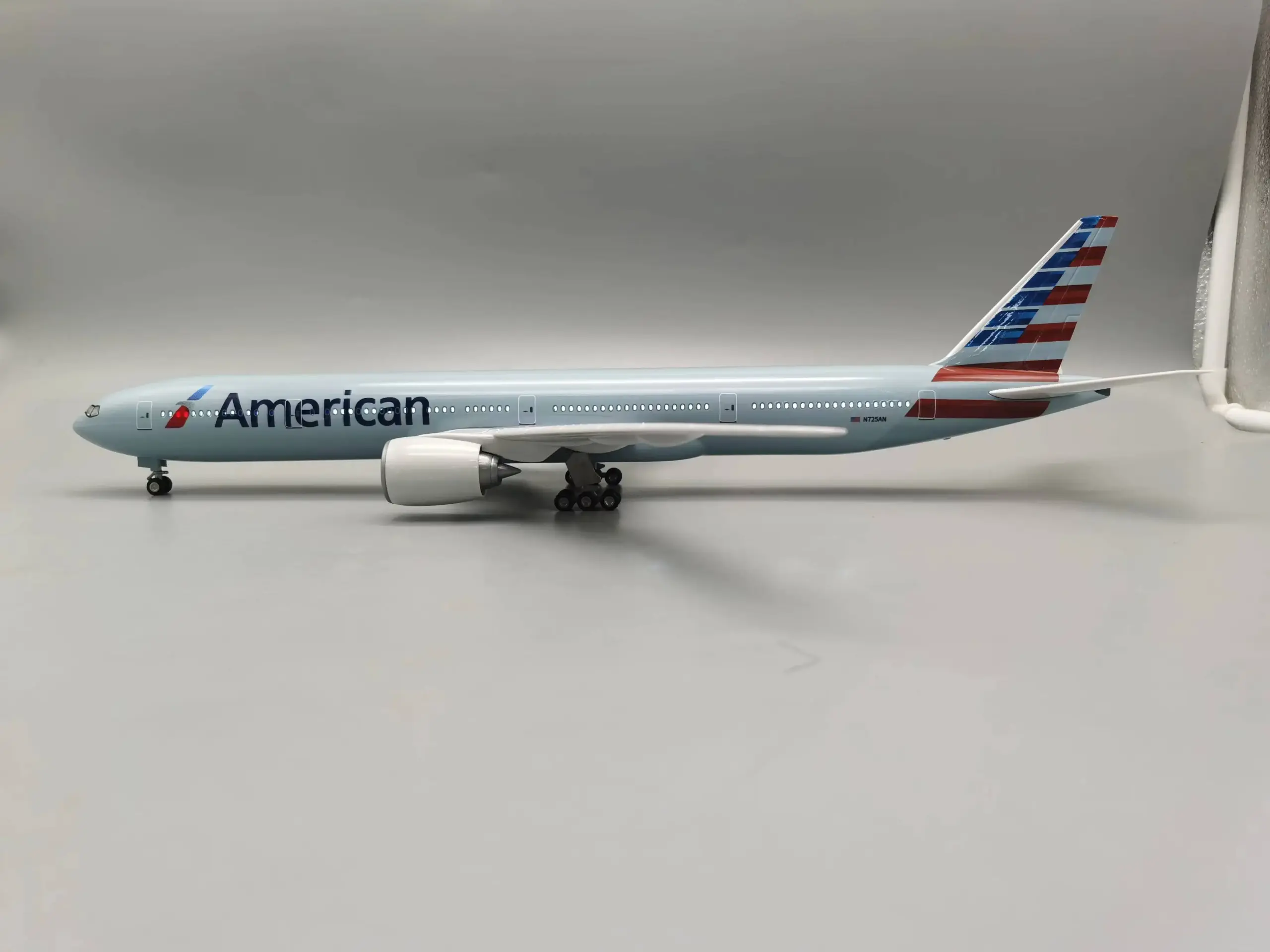 American Airlines Boeing 777 Scale Model 1/157 3 American Airlines Boeing 777 Scale Model 1/157 - Image 3