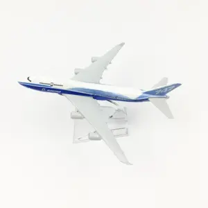 Boeing 747 Prototype Scale Model 1/400 9 Sa594f3eaec714942bbfcb1416edea735r
