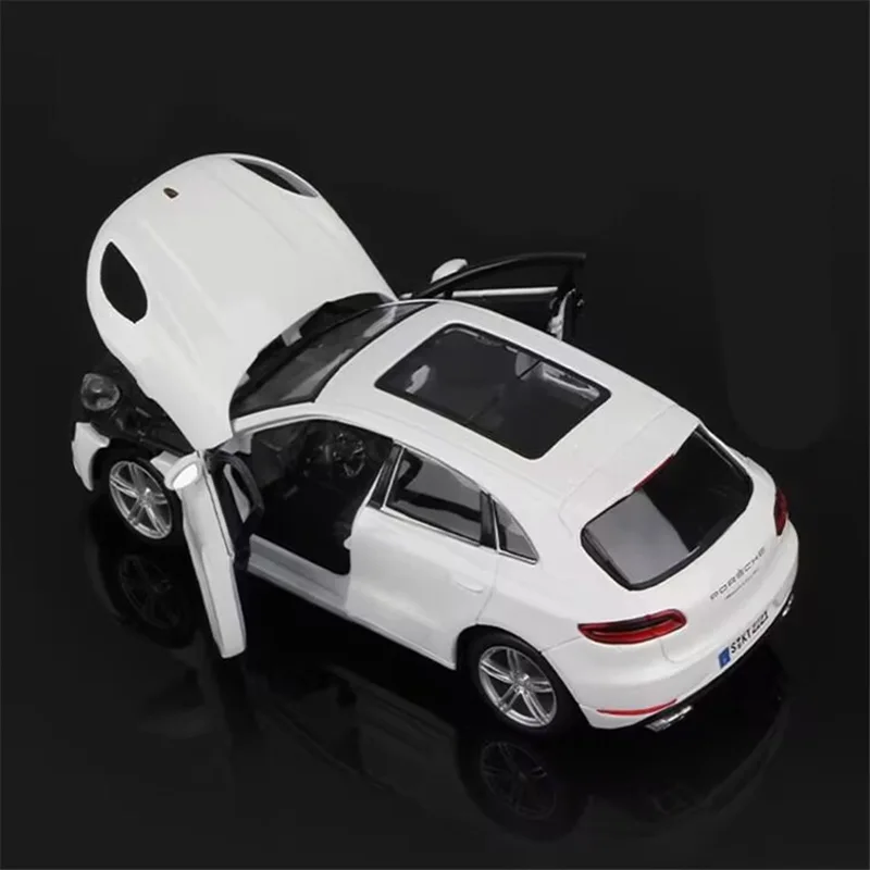 Black Porsche Macan Turbo 1:24 Diecast Model 4 Black Porsche Macan Turbo 1:24 Diecast Model - Image 4