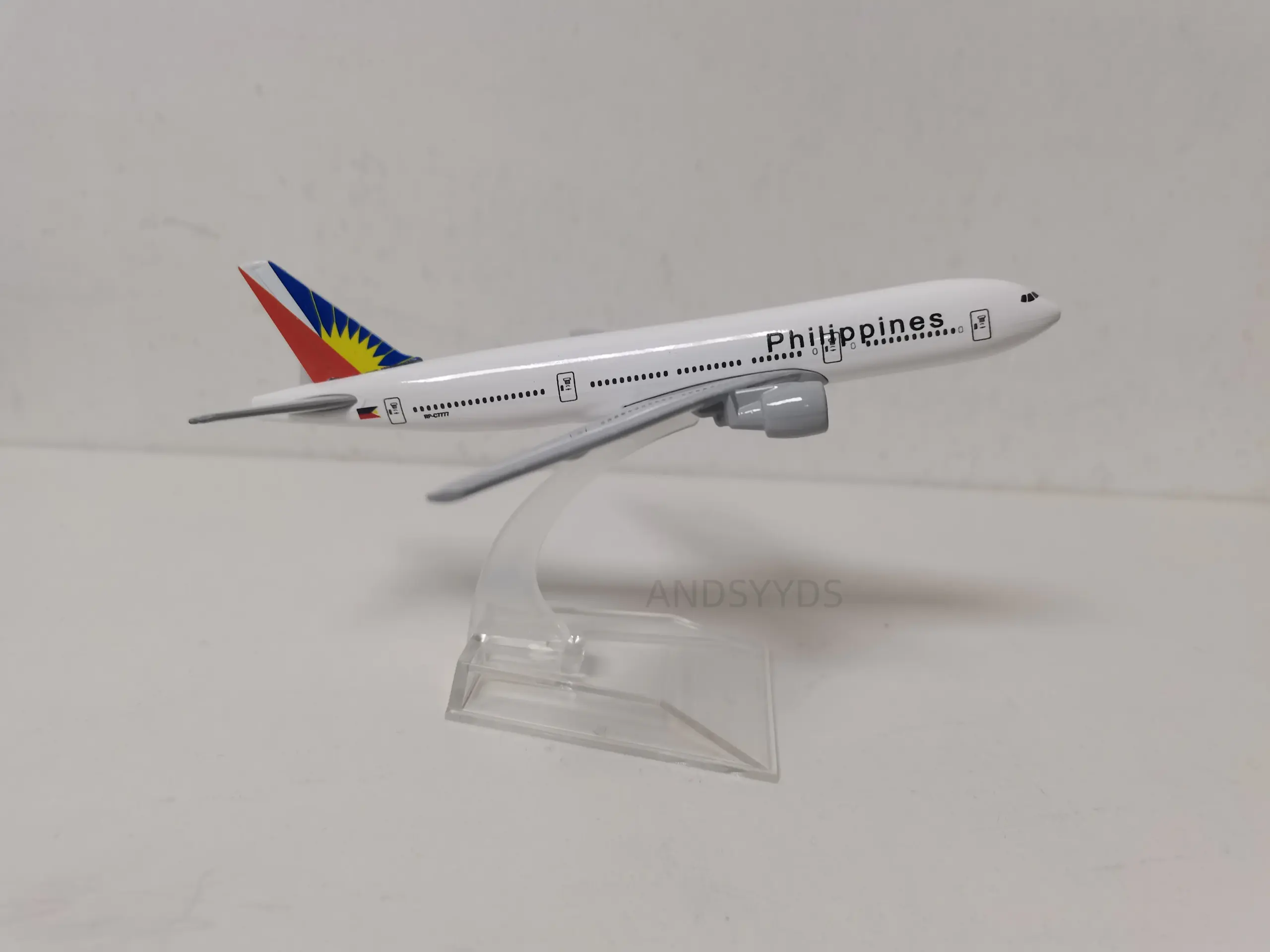 B777 Philippine Airlines Diecast Model 1/400 Scale 3 B777 Philippine Airlines Diecast Model 1/400 Scale - Image 3