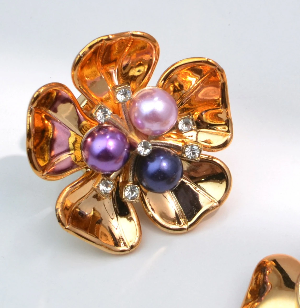 Multi-Colored Pearl Flower Cufflinks for Men and Women 8 Multi-Colored Pearl Flower Cufflinks for Men and Women - Image 8