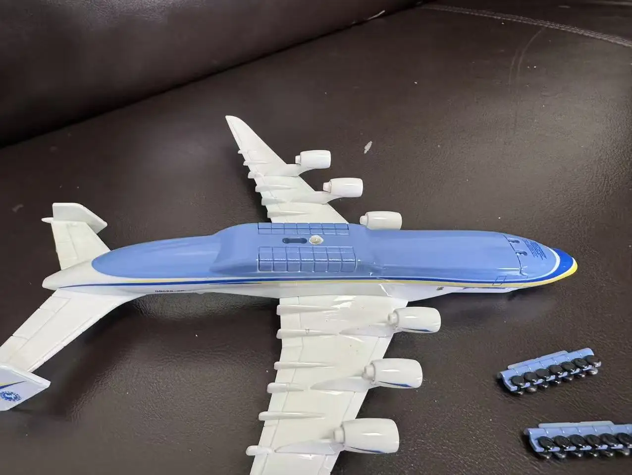 Antonov An-225 Scale Model 1:400 2 Antonov An-225 Scale Model 1:400 - Image 2