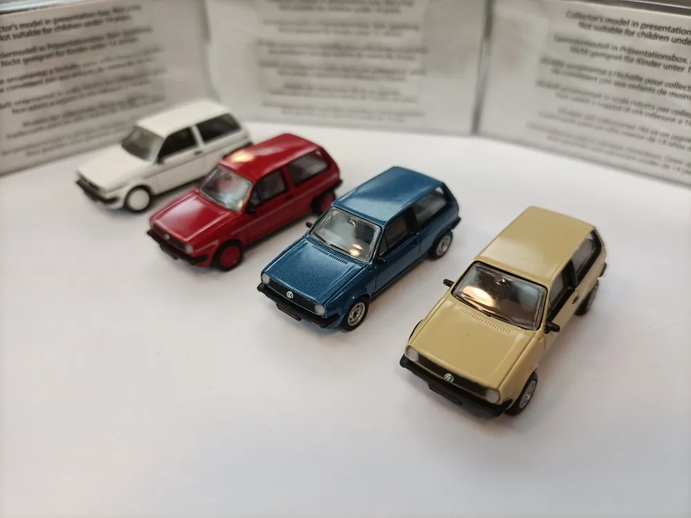 VW Polo II 1:87 Diecast Model in Assorted Colors 2 VW Polo II 1:87 Diecast Model in Assorted Colors - Image 2