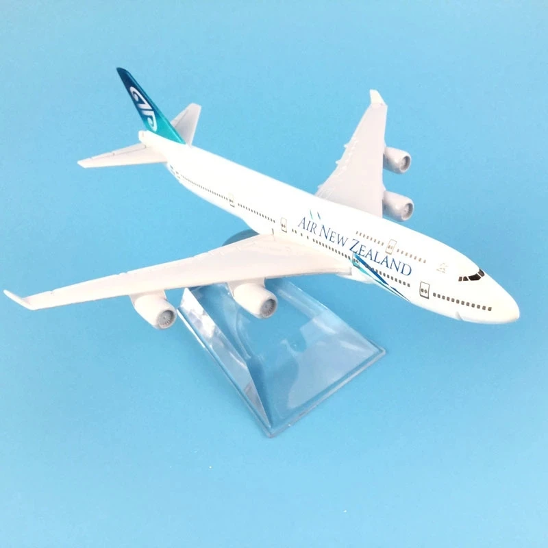 Air New Zealand Boeing 747 Scale Model 6 Air New Zealand Boeing 747 Scale Model - Image 6