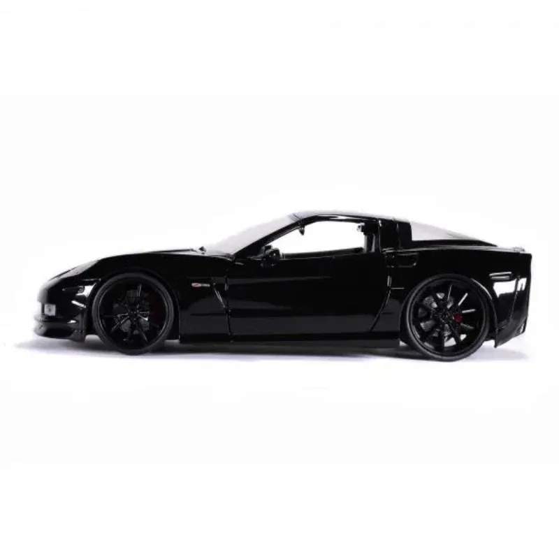 2006 Chevrolet Corvette 1:24 Diecast Model 3 2006 Chevrolet Corvette 1:24 Diecast Model - Image 3