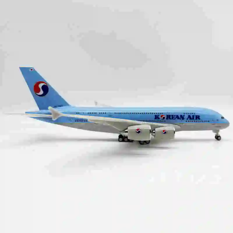 Korean Air Airbus A380 Model, 30cm Resin Collectible 4 Korean Air Airbus A380 Model, 30cm Resin Collectible - Image 4