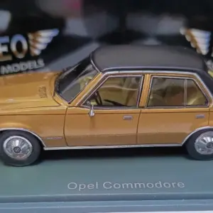 Vintage Opel Commodore 1:43 Diecast Model 7 Saba9edcd8fa94f0583933b718f685157V