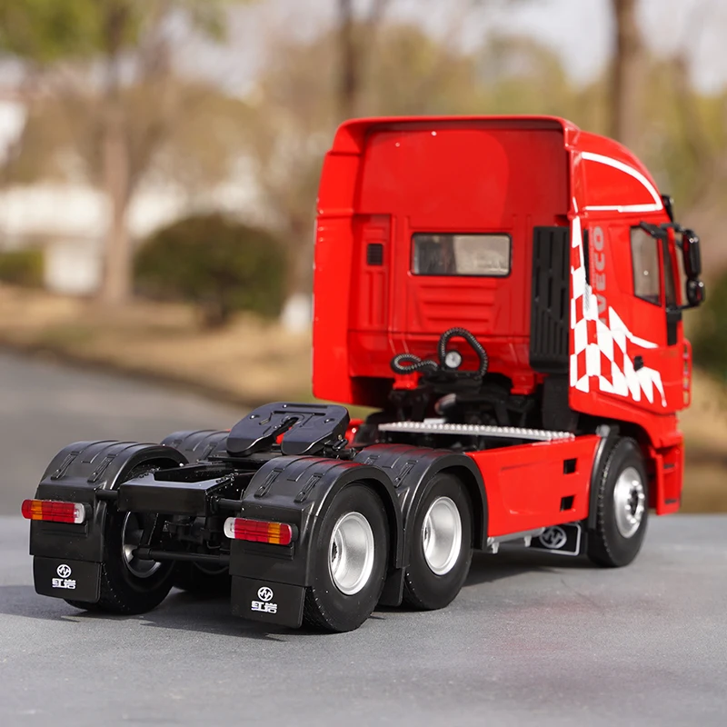 SAIC Iveco Hongyan C500 1:24 Diecast Model 4 SAIC Iveco Hongyan C500 1:24 Diecast Model - Image 4