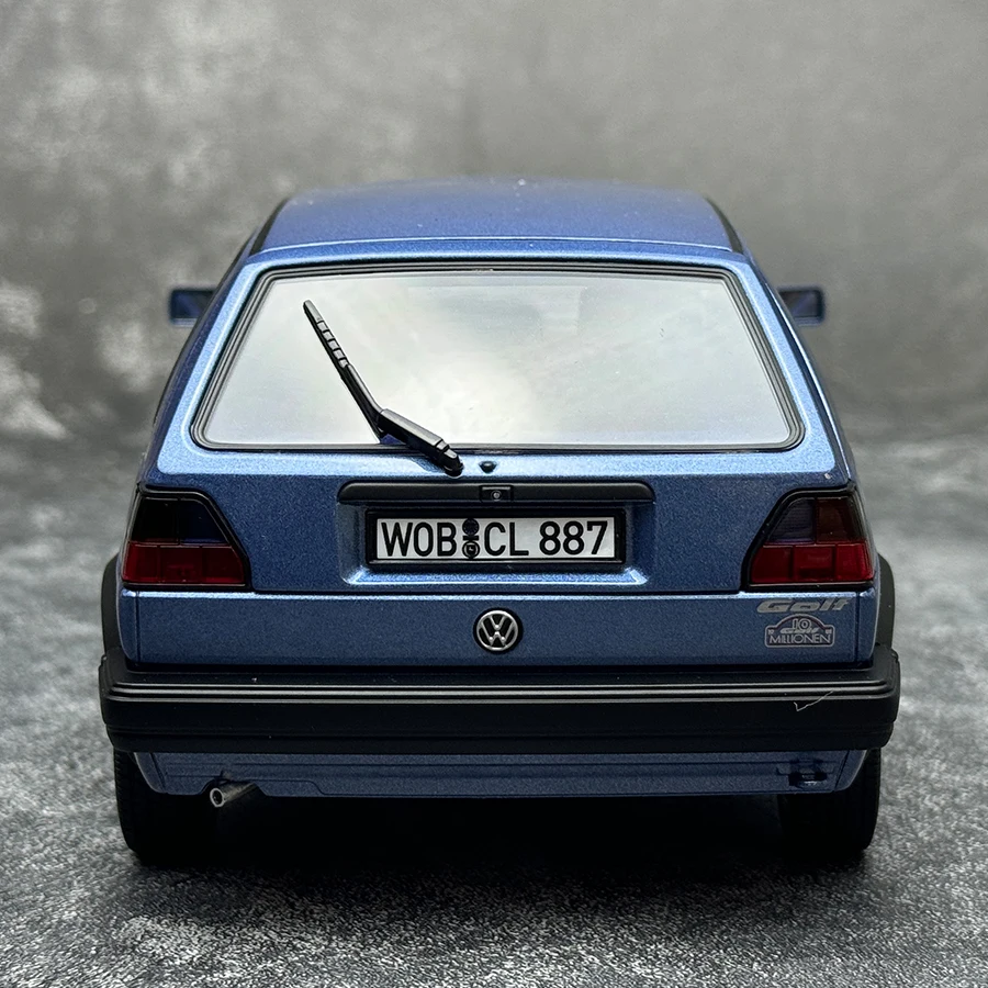 1988 VW Golf 1:18 Scale Die-Cast Model 3 1988 VW Golf 1:18 Scale Die-Cast Model - Image 3